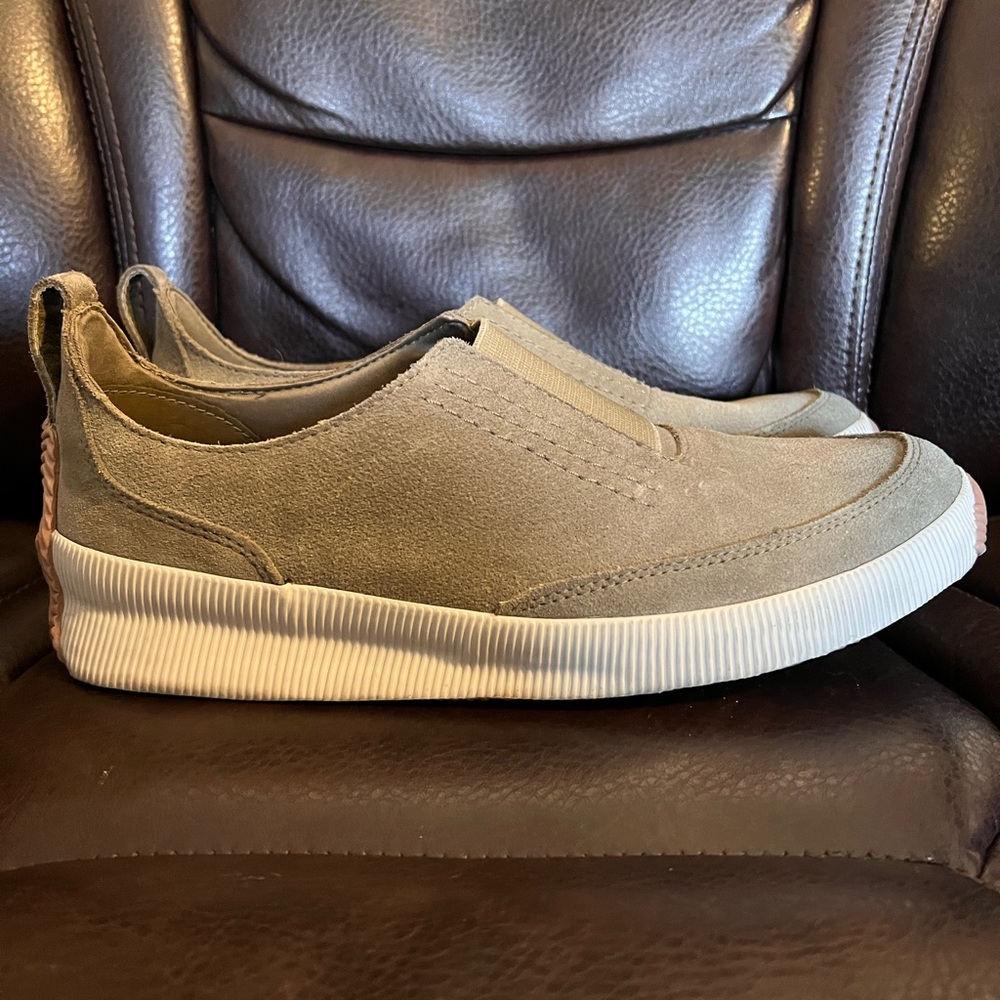 Women’s Sorel slip on shoes